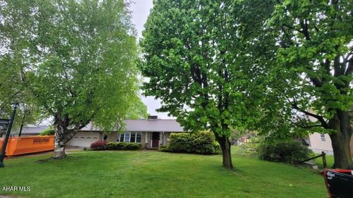 302 Maple St, Martinsburg, PA, 16662-1123 | Card Image