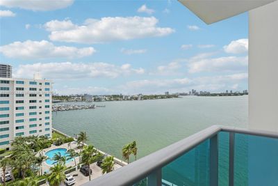 8G - 7501 E Treasure Dr, Condo with 1 bedrooms, 1 bathrooms and null parking in North Bay Village FL | Image 1