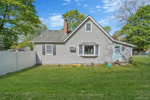 38 Nymph Road, Brookhaven, NY, 11778 | Card Image