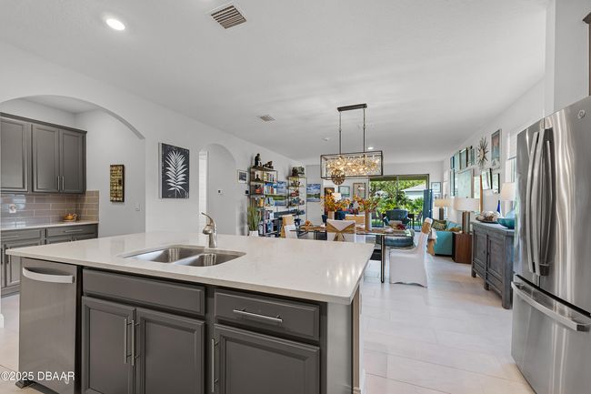 Open Floor Plan with Architectural Features | Image 10