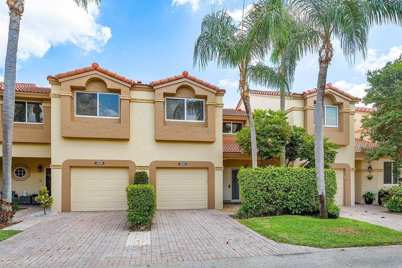 Via Regina , Boca Raton, FL 33433