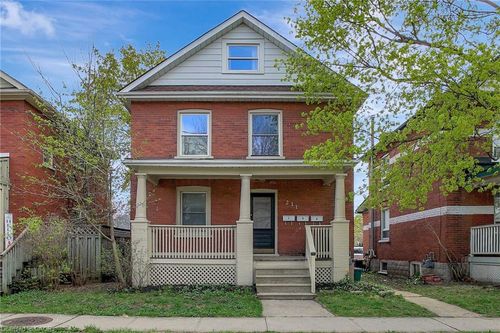 211 Dolph St N, Cambridge, ON, N3H2A6 | Card Image