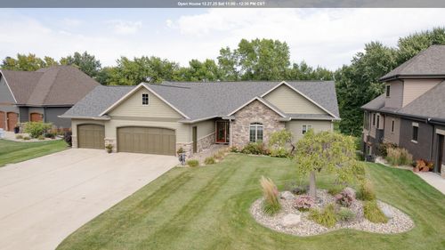 932 Emerald Pines Dr, Arnolds Park, IA, 51331-7577 | Card Image