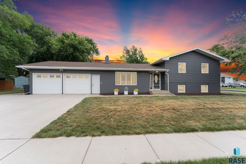 508 2nd Ave Avenue, Brandon, SD, 57005 | Card Image