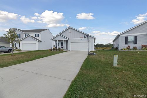1710 Woodbridge Park Ave, Lapeer, MI, 48446 | Card Image