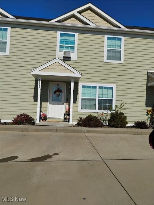 51945 William Ln, Saint Clairsville, OH, 43950-7341 | Card Image