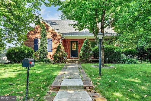 700 S Royal St, YORK, PA, 17402-3526 | Card Image