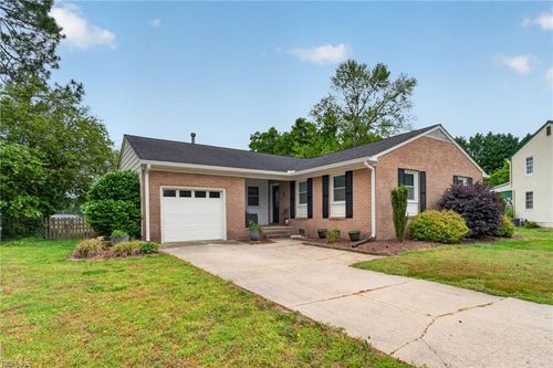 108 Schooner Dr, Newport News, VA, 23602-6320 | Card Image