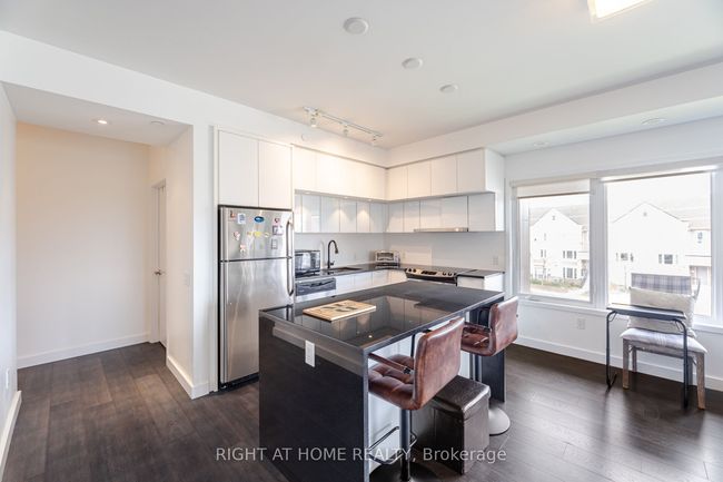 310 - 5005 Harvard Rd, Condo with 3 bedrooms, 2 bathrooms and 1 parking in Mississauga ON | Image 9