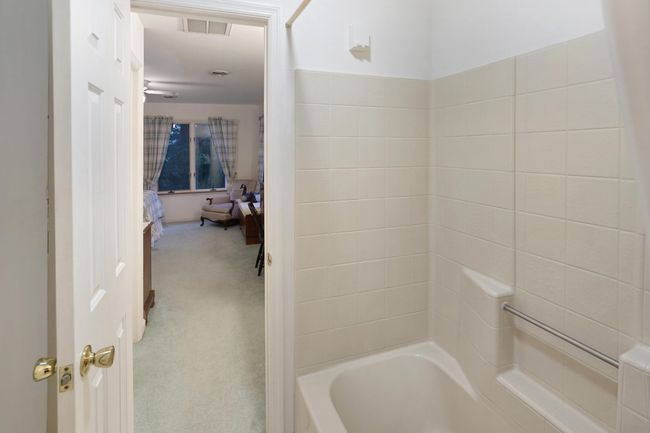 Full Bathroom #3 | Image 35