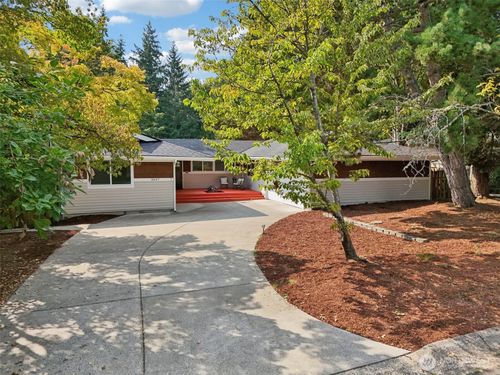 3047 124th Ave Ne, Bellevue, WA, 98005-1621 | Card Image
