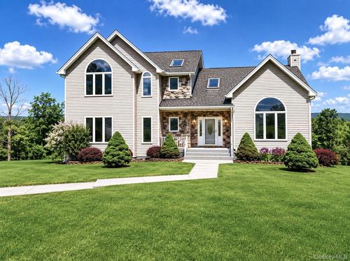 11 Oak Ridge Rd, Middletown, NY, 10940-4645 | Card Image