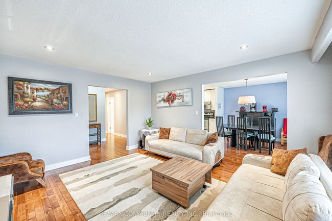 702 Castleguard Cres, House other with 4 bedrooms, 2 bathrooms and 4 parking in Burlington ON | Image 8
