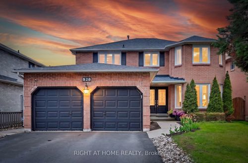 928 Snowbird Street, Oshawa, ON, L1J8J8 | Card Image