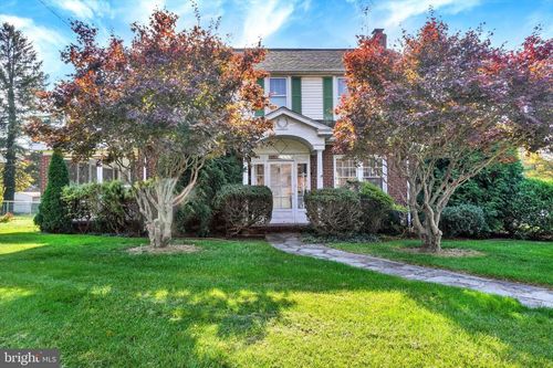 3200 E Market St, YORK, PA, 17402-2506 | Card Image