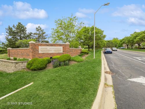 18 Executive Ct, South Barrington, IL, 60010-9506 | Card Image