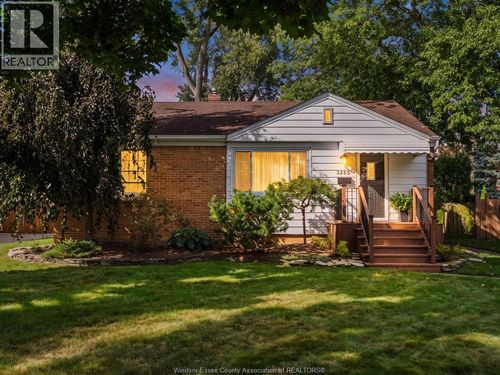 3265 Longfellow Ave, Windsor, ON, N9E2L7 | Card Image