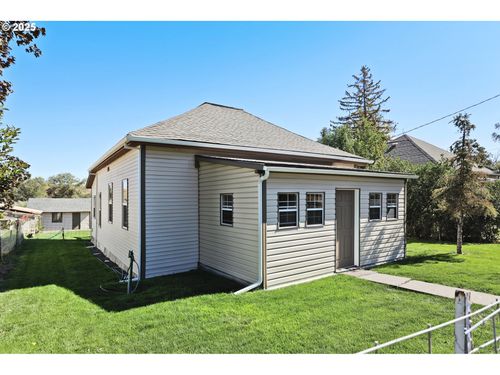 407 Sw Fourth St, Grass Valley, OR, 97029-3082 | Card Image