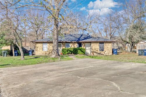 1613 Mossglenn Cir, College Station, TX, 77840-4475 | Card Image