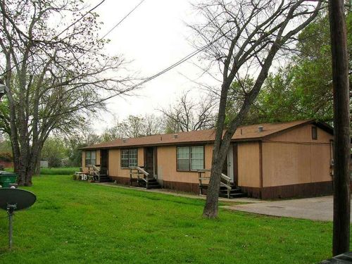 207 E Elm St, Burnet, TX, 78611-3601 | Card Image