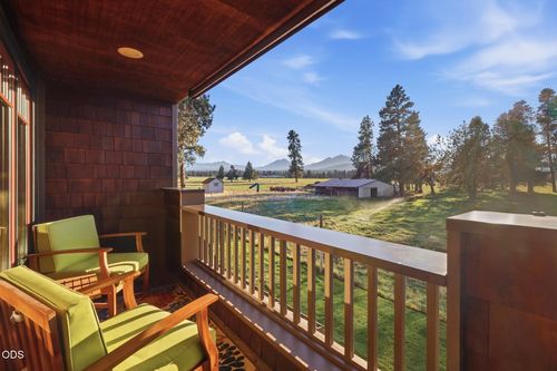 377 S Pine Meadow St, Sisters, OR, 97759-2527 | Card Image