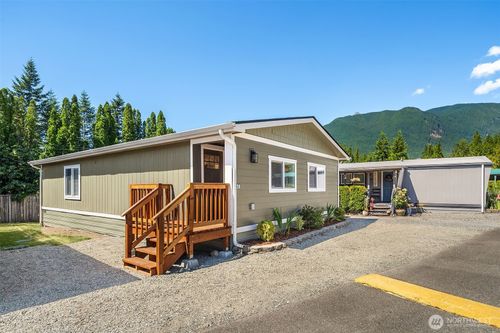 24-45800 Se North Bend Way, North Bend, WA, 98045-9078 | Card Image