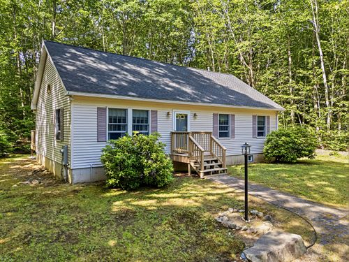 4 Mckenna Ln, York, ME, 03909-6651 | Card Image
