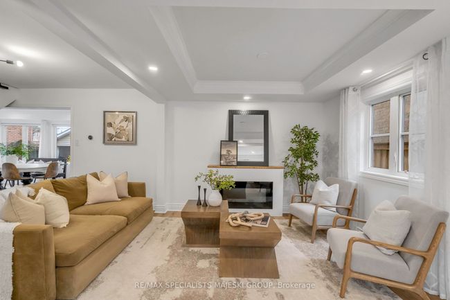 23 Carnation Ave, House other with 5 bedrooms, 3 bathrooms and 4 parking in Etobicoke ON | Image 7