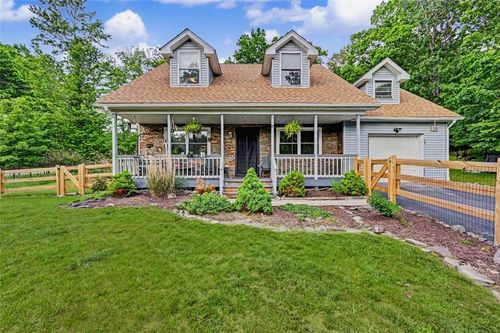 211 Creek Run, East Stroudsburg, PA, 18302-8552 | Card Image