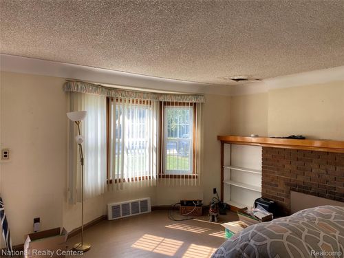 29118 Avondale St, Inkster, MI, 48141-1646 | Card Image