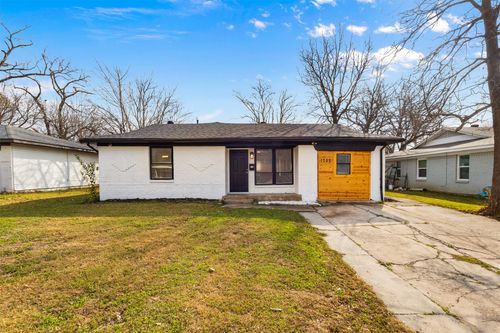 1722 Buena Vista St, Mesquite, TX, 75149-2261 | Card Image