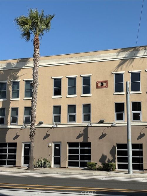 920 E Santa Ana Blvd, Santa Ana, CA, 92701-3943 | Card Image