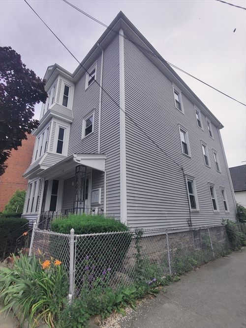 180 Austin St, New Bedford, MA, 02740 | Card Image
