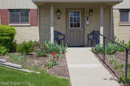 42-1092 Hillcrest Drive, Oxford Charter Township, MI, 48371 | Card Image