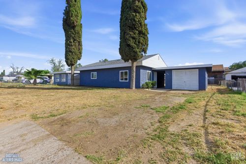 315 Churchill Dr, Bakersfield, CA, 93307-3311 | Card Image
