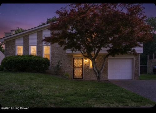 9201 Marse Henry Dr, Jeffersontown, KY, 40299-1136 | Card Image