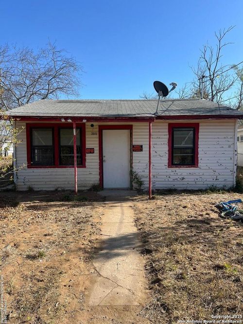 301.5 Saltillo St, Carrizo Springs, TX, 78834 | Card Image