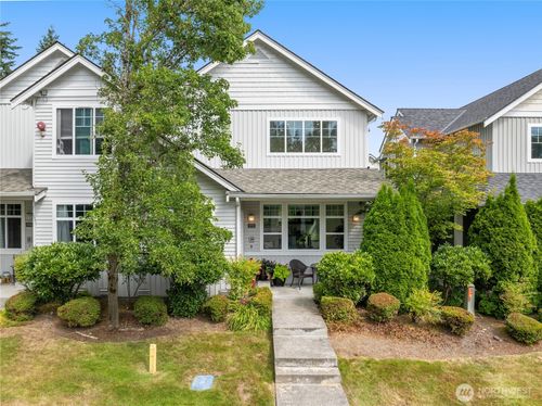 952-952 232nd Pl Ne, Sammamish, WA, 98074-7273 | Card Image