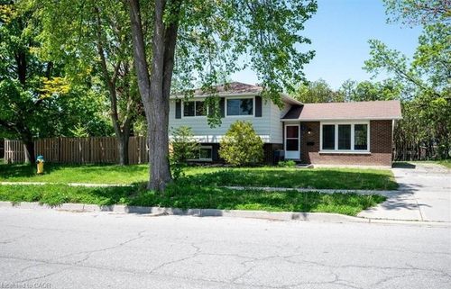 152 Macgregor Cres, Waterloo, ON, N2J3W9 | Card Image