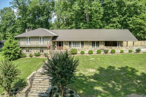 1009 Skyline Dr, Sparta, TN, 38583-2532 | Card Image