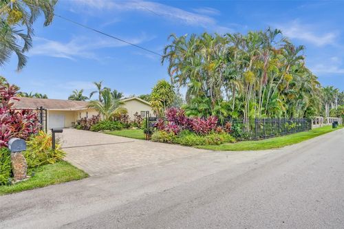 5521 Sw 162nd Ave, Southwest Ranches, FL, 33331-1421 | Card Image