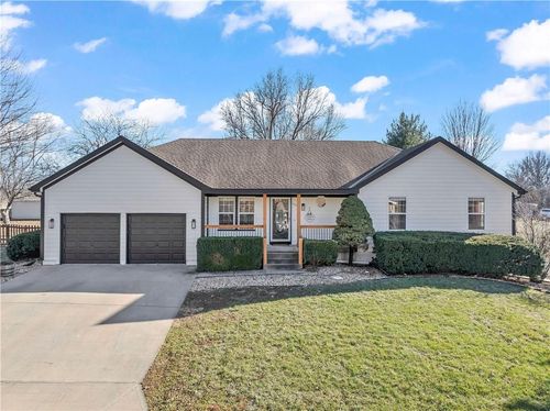 1111 S Doyle St, Louisburg, KS, 66053-4029 | Card Image