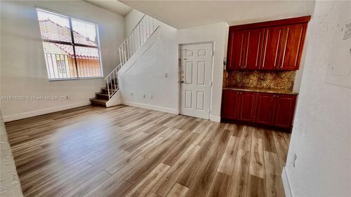 apt-202-2760 W 61st Pl, Hialeah, FL, 33016-5943 | Card Image
