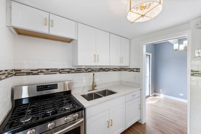 9178 S Burnside Ave, Townhouse with 2 bedrooms, 1 bathrooms and null parking in CHICAGO IL | Image 5