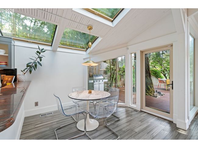 1115 Lake Front Rd, House other with 4 bedrooms, 4 bathrooms and 2 parking in Lake Oswego OR | Image 13
