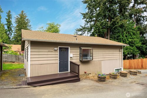 19708 North Park Avenue N, Shoreline, WA, 98133 | Card Image