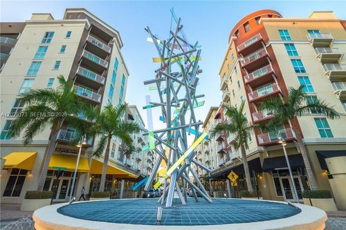 b502-7270 N Kendall Dr, Miami, FL, 33156-7810 | Card Image