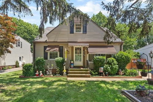 4843 Summer Lane, Brooklyn, OH, 44144 | Card Image