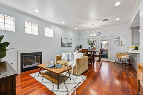 221 Preston Court, Petaluma, CA, 94952 | Card Image