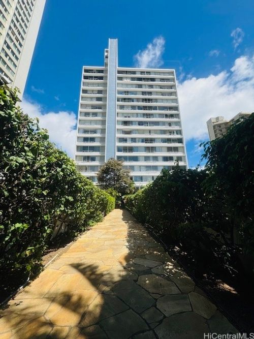 207-435 Seaside Ave, Honolulu, HI, 96815-2608 | Card Image